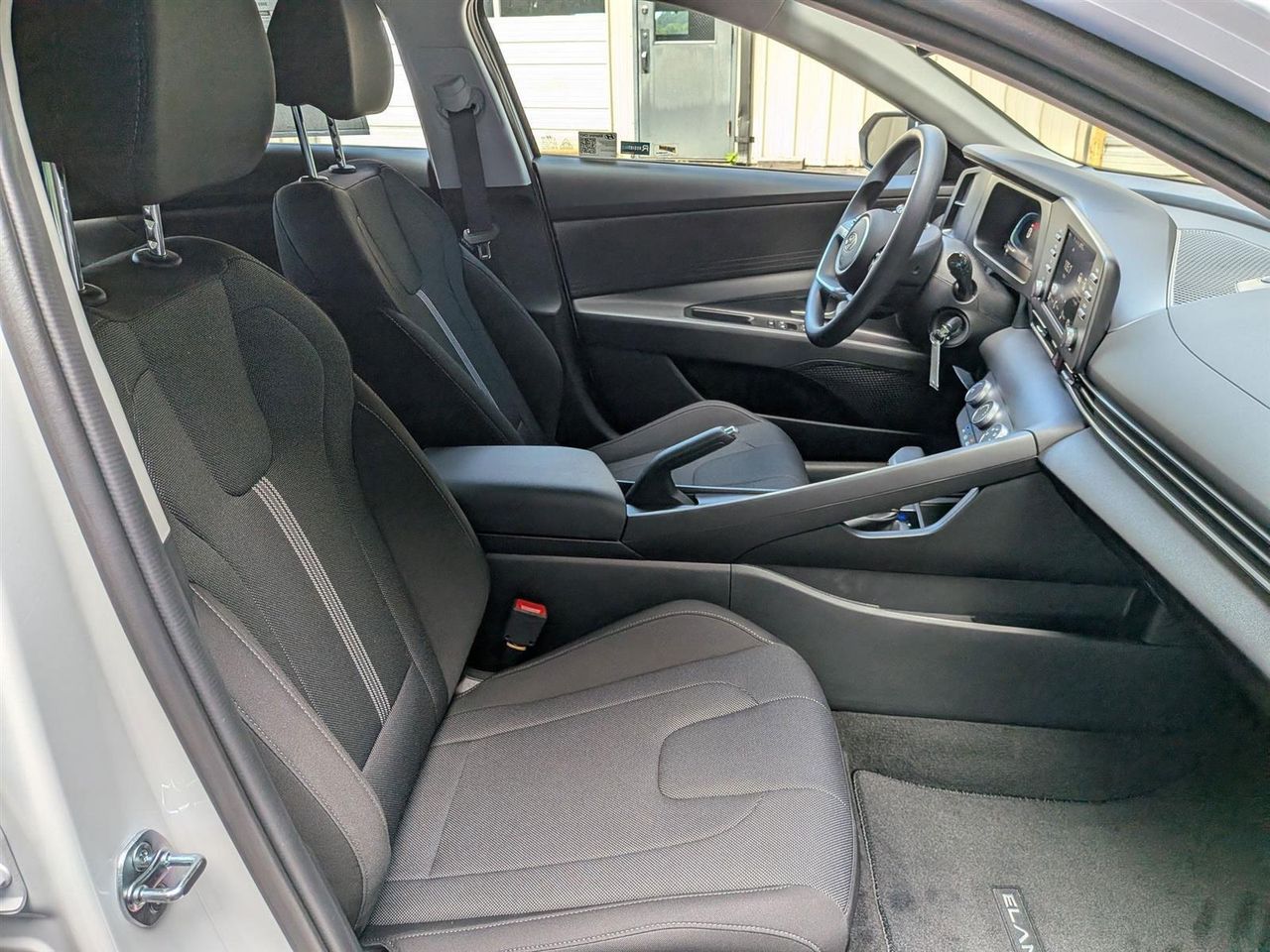 2025 Hyundai Elantra SE photo 34