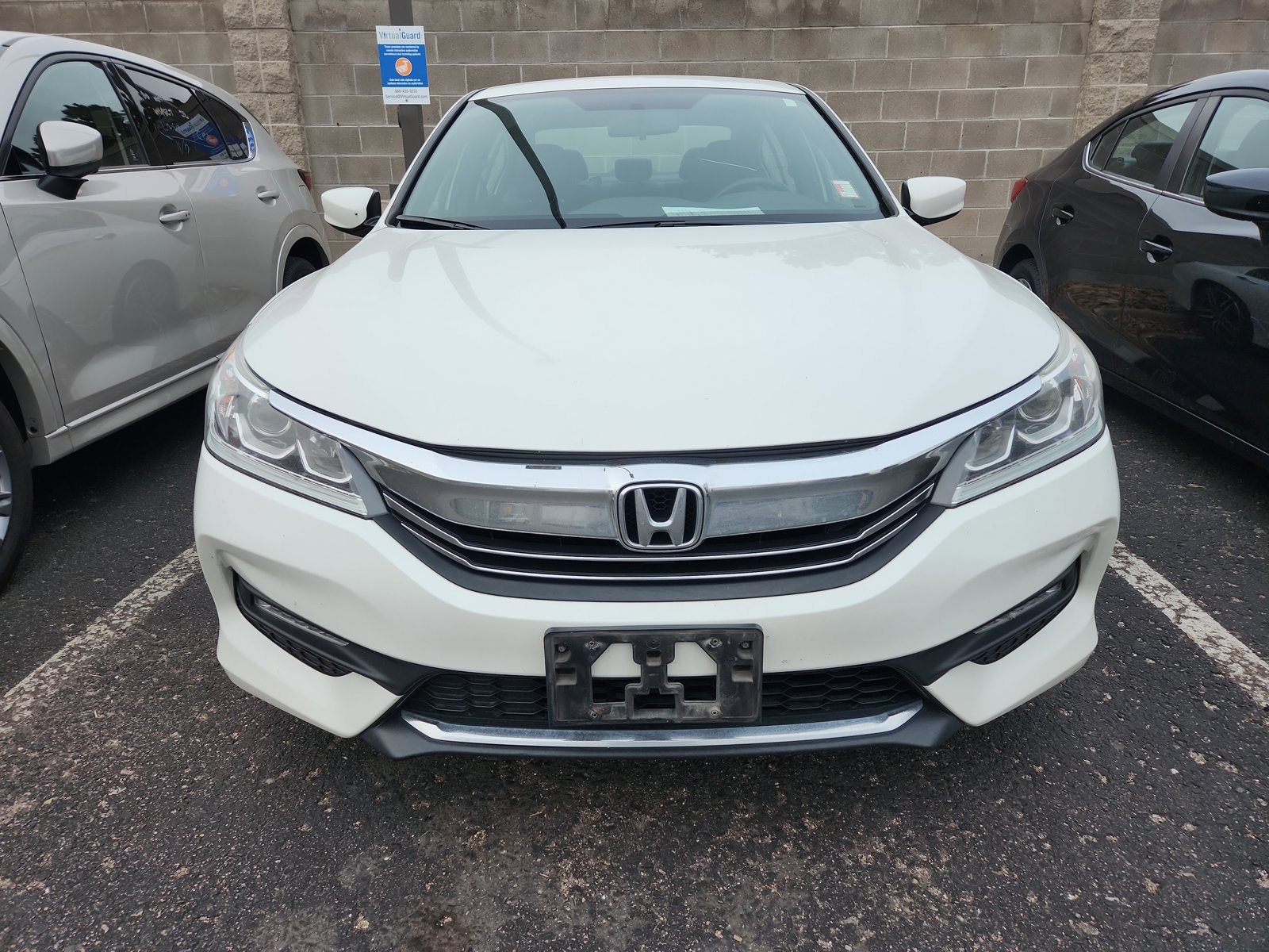 2017 Honda Accord Sport photo 2