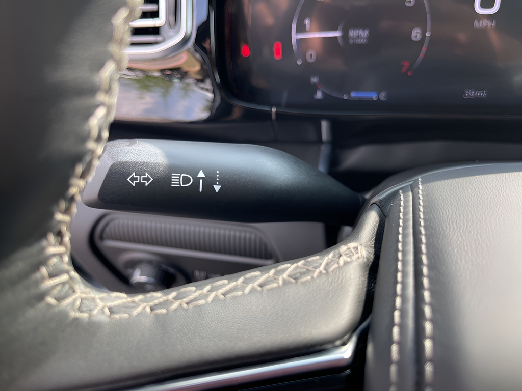 2025 Jeep Grand Wagoneer II photo 40