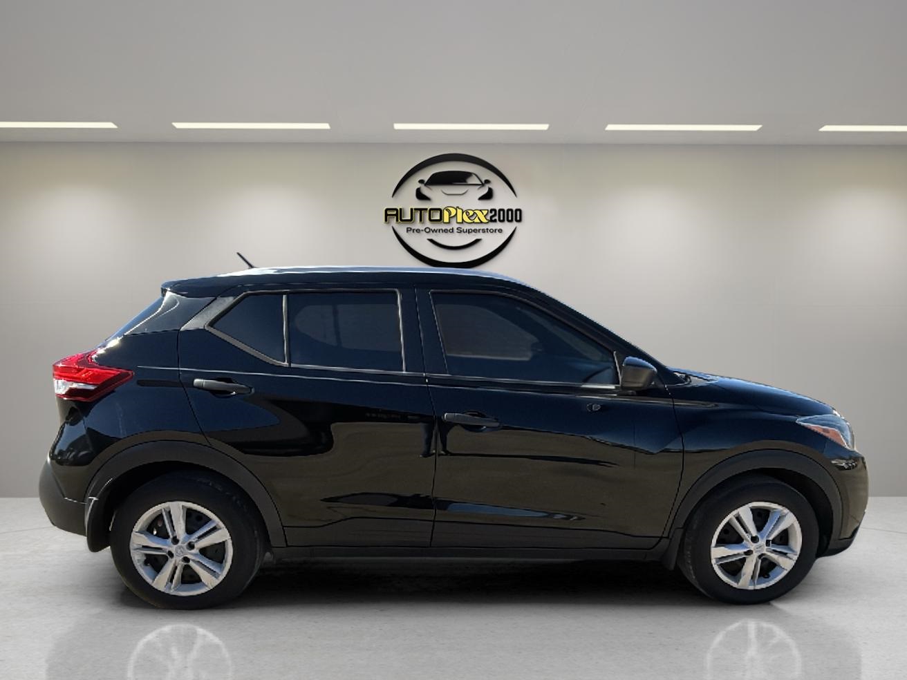 2018 Nissan Kicks S photo 3