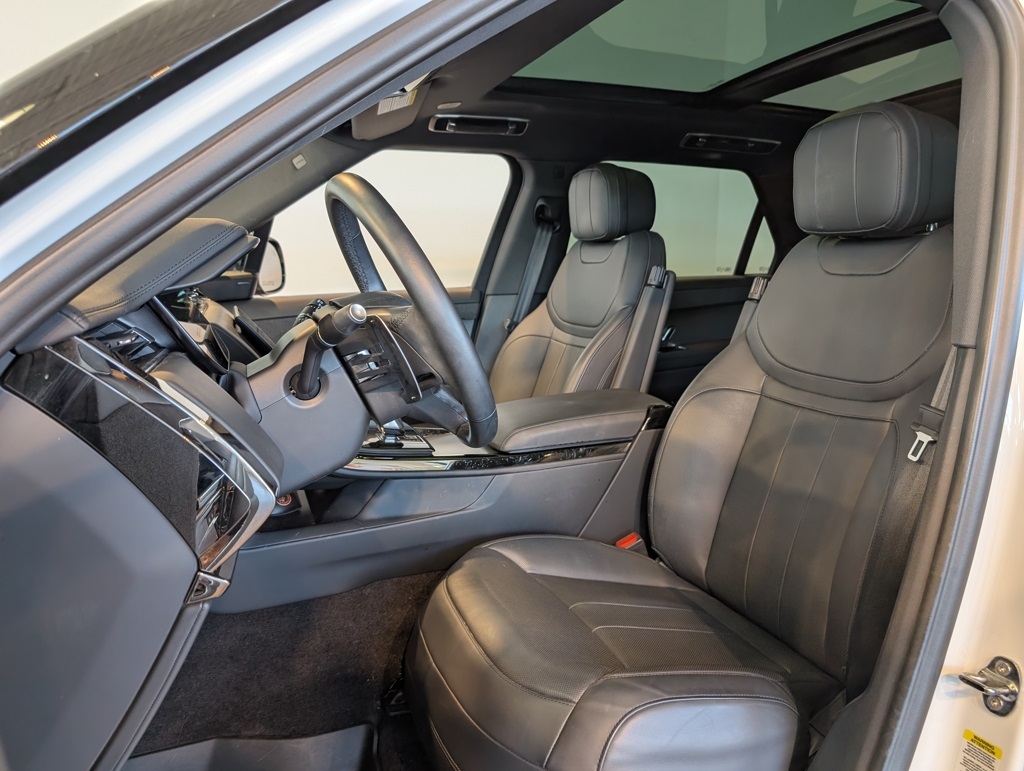 2024 Land Rover Range Rover Sport SE photo 12