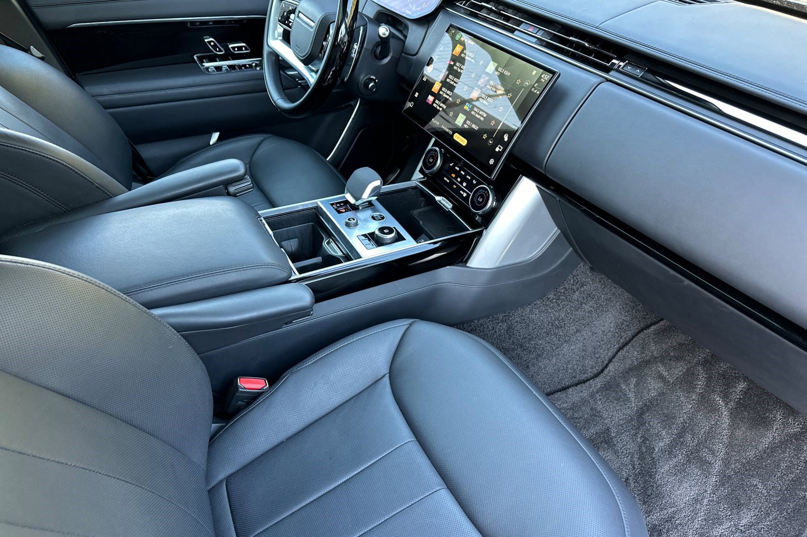 2023 Land Rover Range Rover Autobiography photo 27