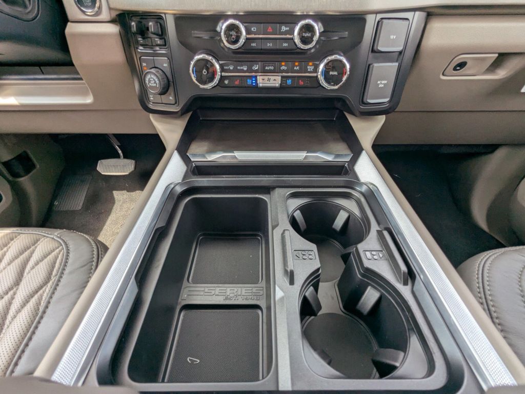 2025 Ford F-250 Platinum photo 18