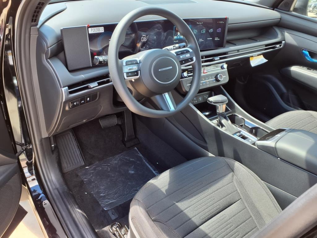 2026 Hyundai Santa Cruz SE photo 4