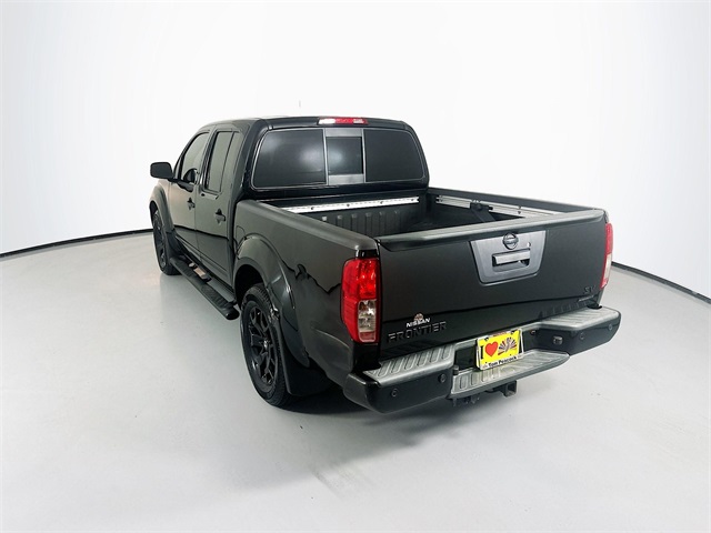 2020 Nissan Frontier SV photo 2
