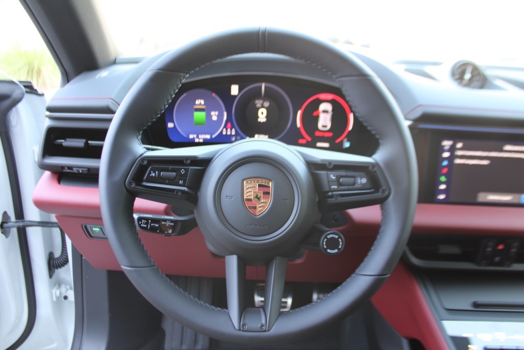 2025 Porsche Macan Electric photo 19