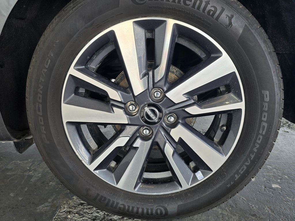 2023 Nissan Versa S photo 34