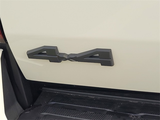 2025 Toyota Tacoma SR5 4x4 Double Cab photo 10