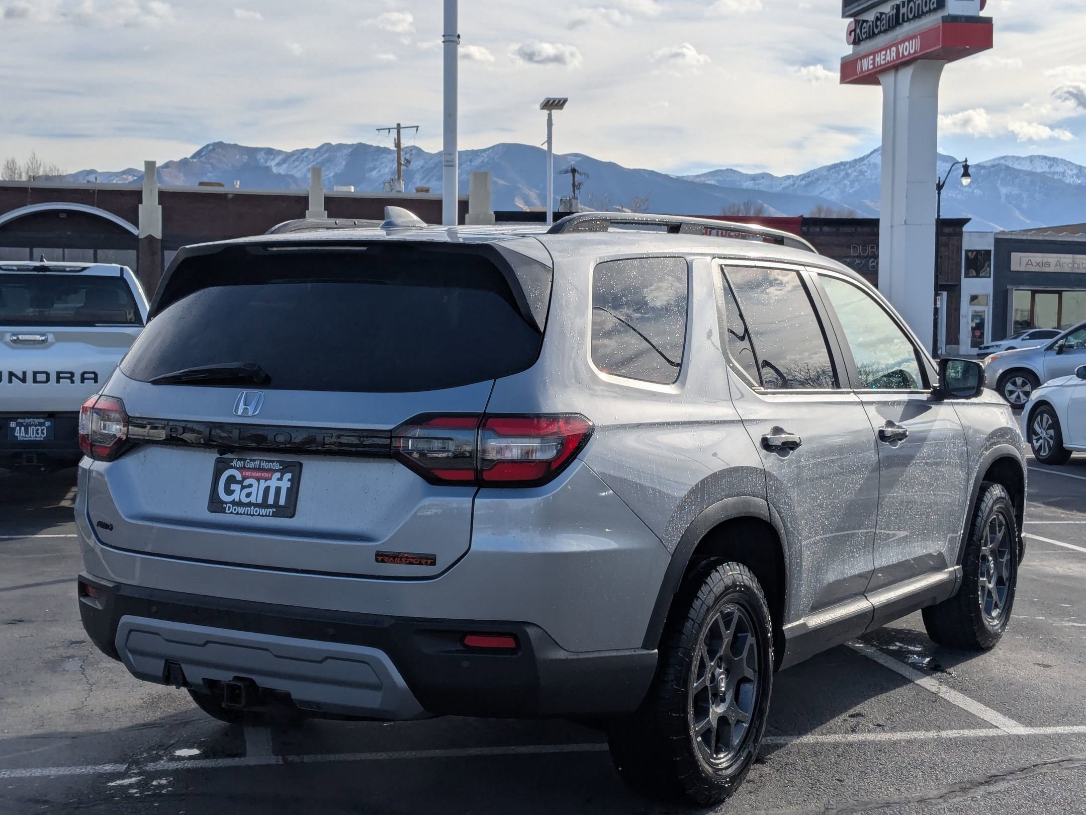 2025 Honda Pilot TrailSport photo 3
