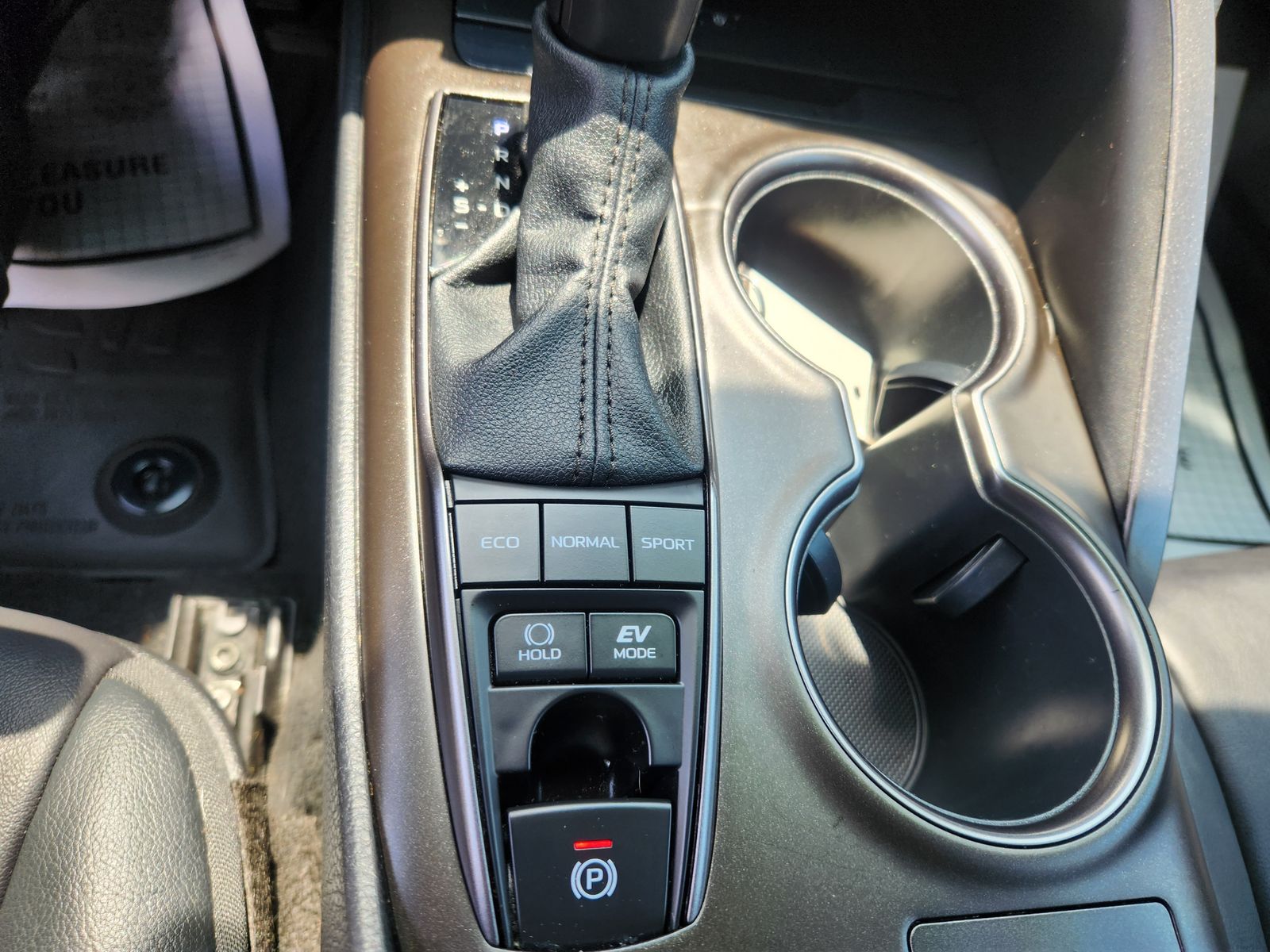 2022 Toyota Camry Hybrid XSE photo 21