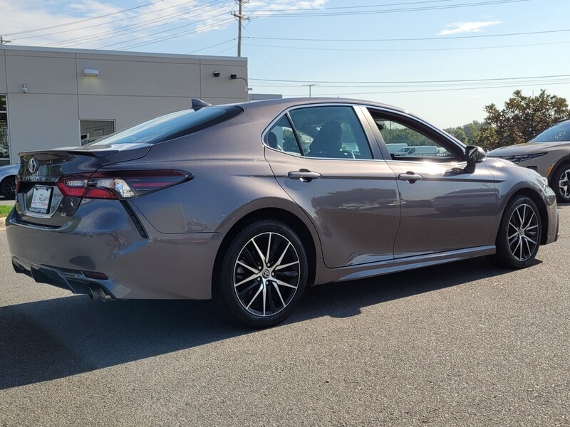 2023 Toyota Camry SE photo 2