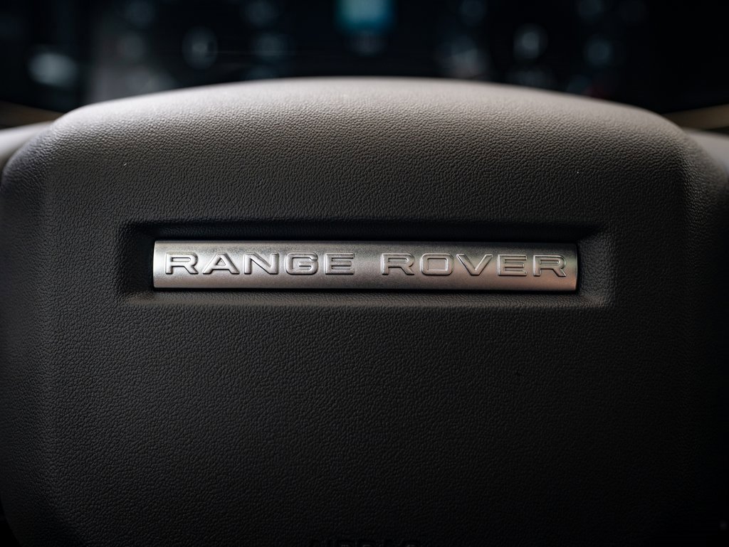 2026 Land Rover Range Rover Evoque Dynamic SE photo 23