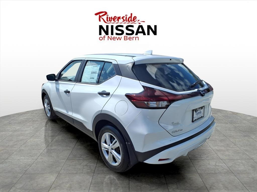 2025 Nissan Kicks Play S photo 4