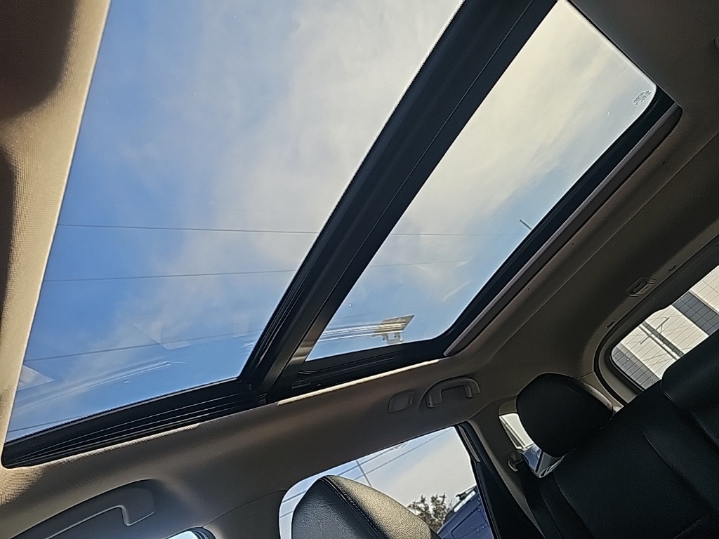 2015 Nissan Rogue SL photo 3