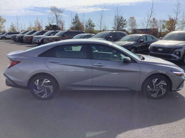 2025 Hyundai Elantra Hybrid SEL Sport photo 4