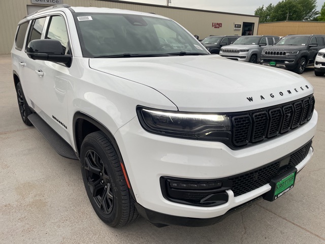 2025 Jeep Wagoneer L Series II photo 3