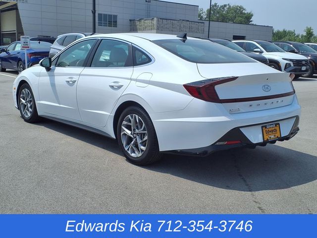2023 Hyundai Sonata SEL photo 3