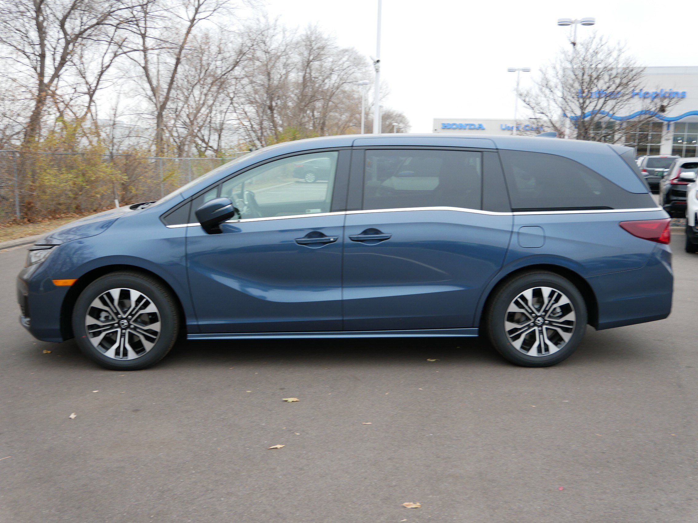 2026 Honda Odyssey Elite photo 4