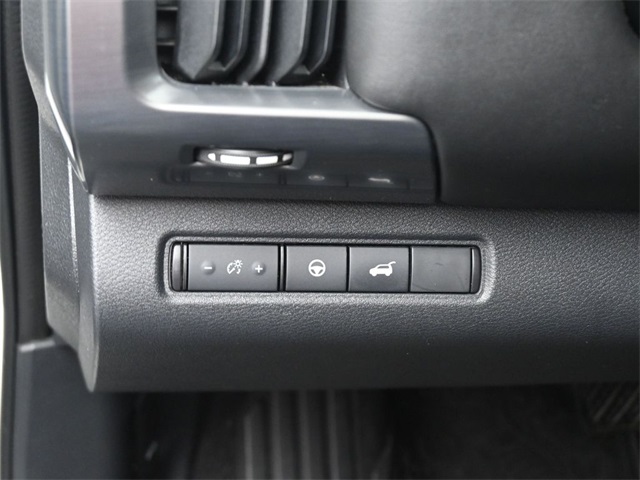 2022 Nissan Pathfinder SL photo 18