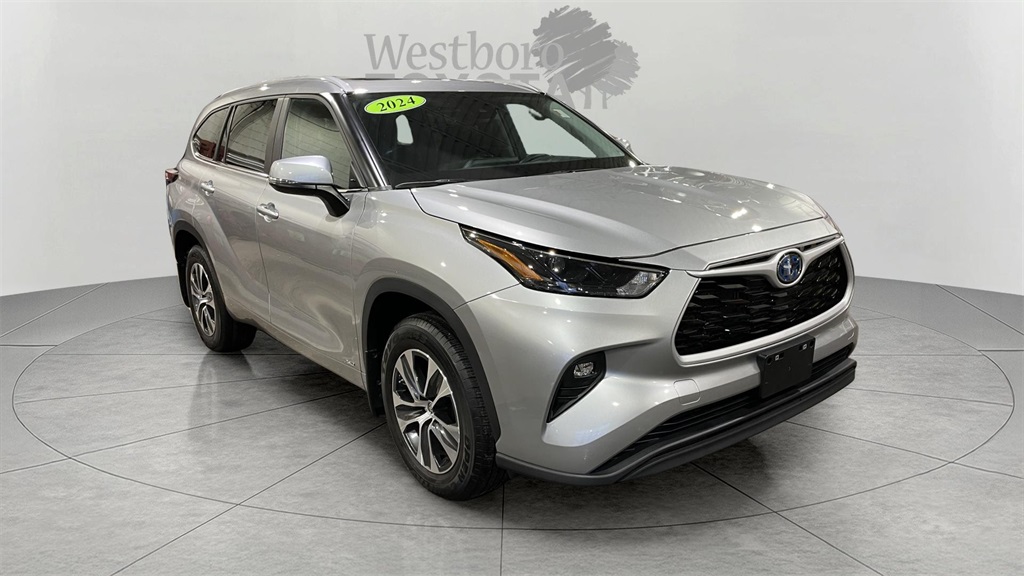 2024 Toyota Highlander XLE's photo