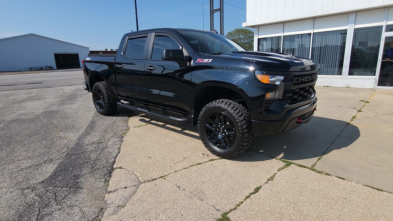 2023 Chevrolet Silverado 1500 Custom Trail Boss photo 2