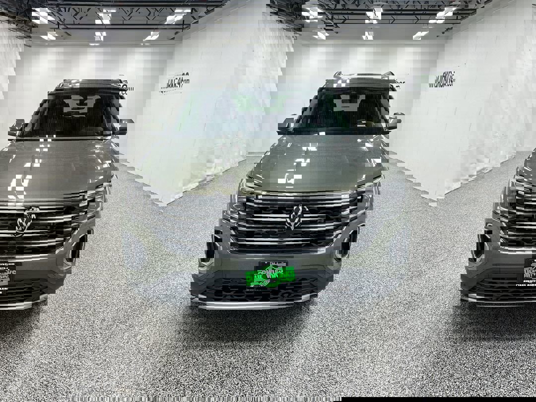 2026 Volkswagen Atlas SE Technology photo 2