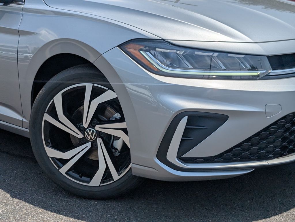 2025 Volkswagen Jetta 1.5T SEL photo 2