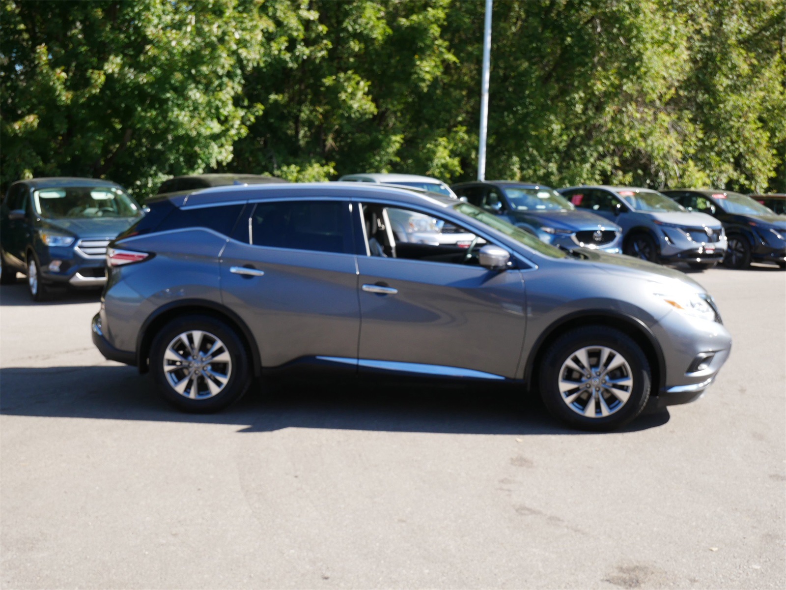 Used 2016 Nissan Murano SL with VIN 5N1AZ2MH5GN116843 for sale in Maplewood, Minnesota