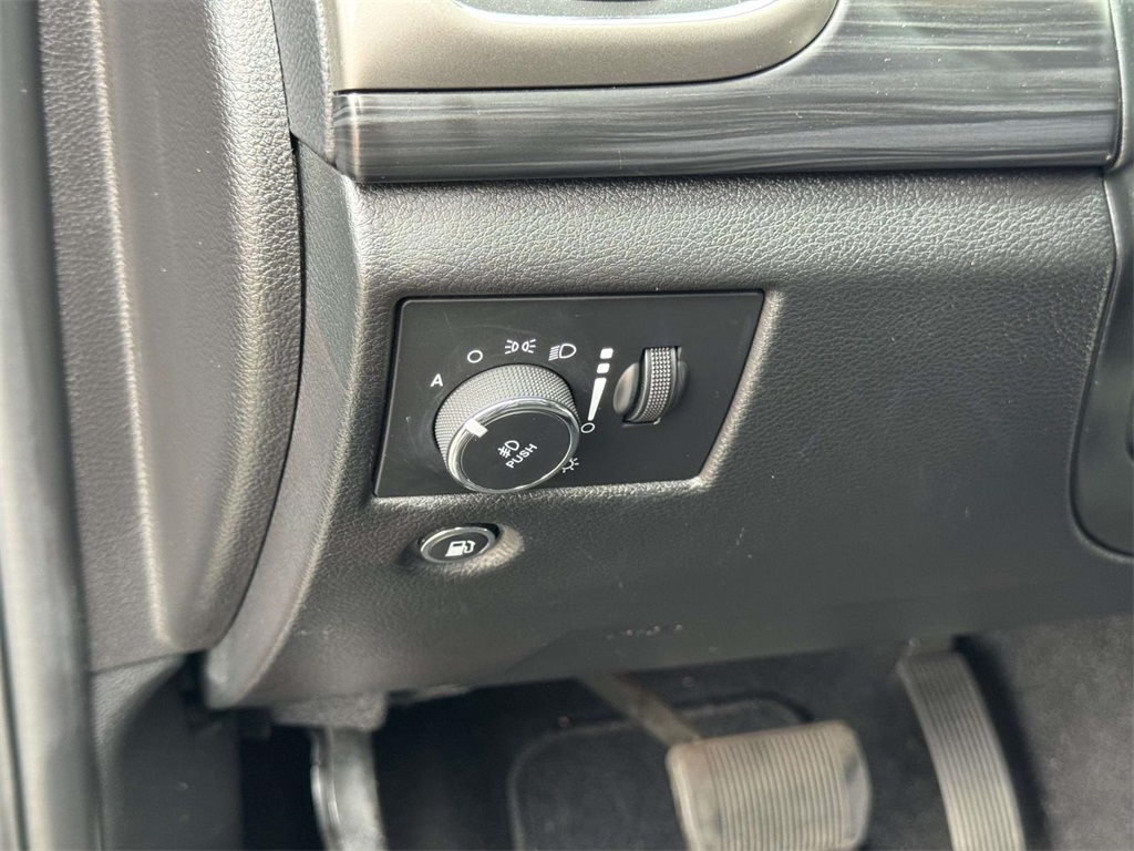 2020 Jeep Grand Cherokee Altitude photo 24