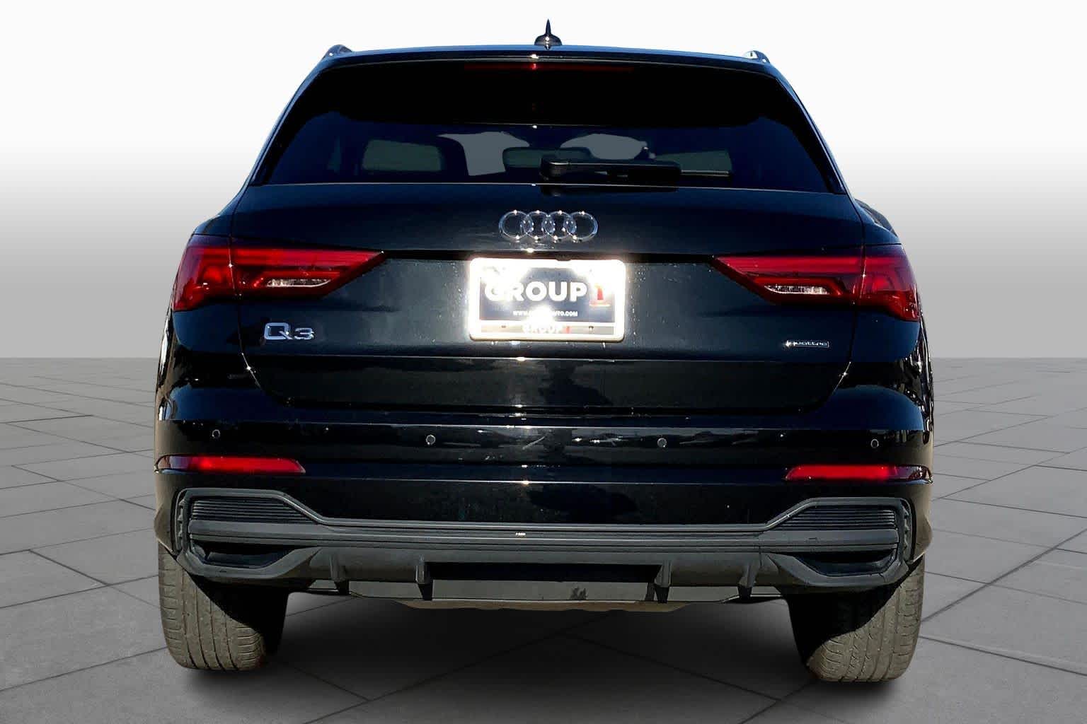 2025 Audi Q3 S line Premium photo 4