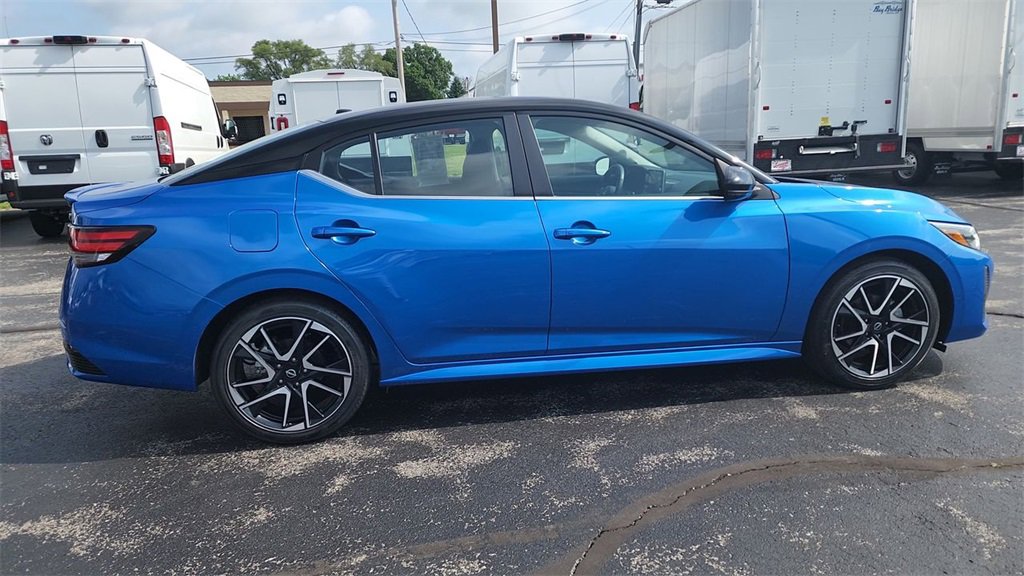 2024 Nissan Sentra SR photo 9