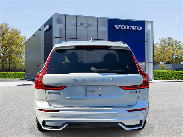 2025 Volvo XC60 B5 Core photo 3