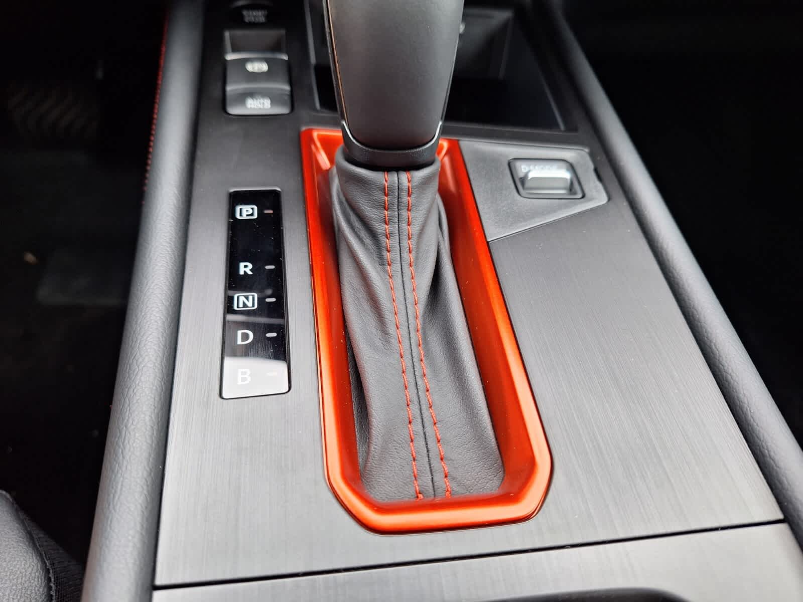 2026 Nissan Kicks SR photo 18