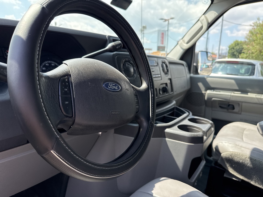 2013 Ford E-250 photo 5