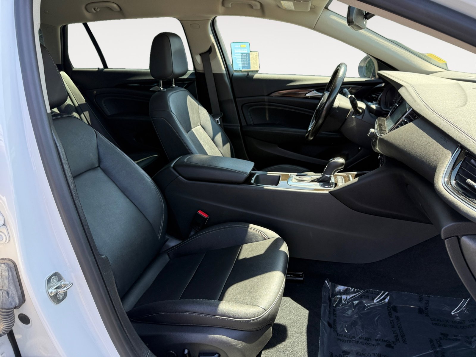 2019 Buick Regal TourX Essence photo 19