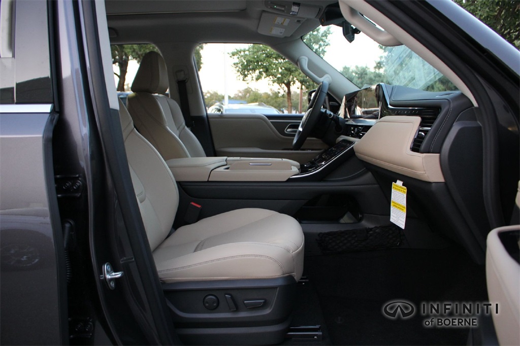 2026 Infiniti QX80 Pure photo 13