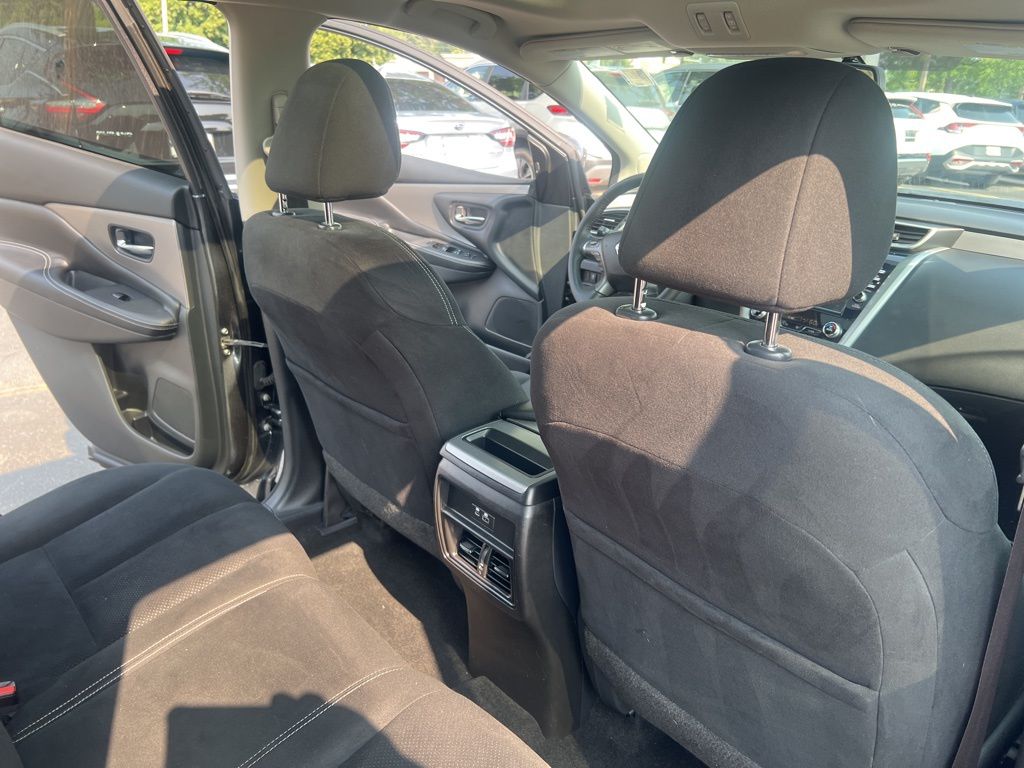 2019 Nissan Murano SV photo 10