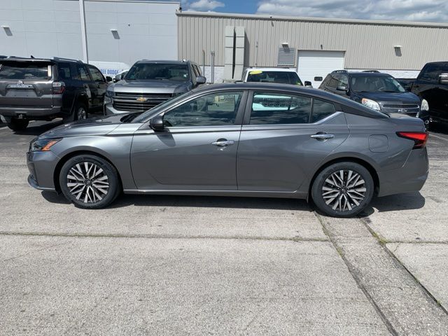 2023 Nissan Altima 2.5 SV photo 4
