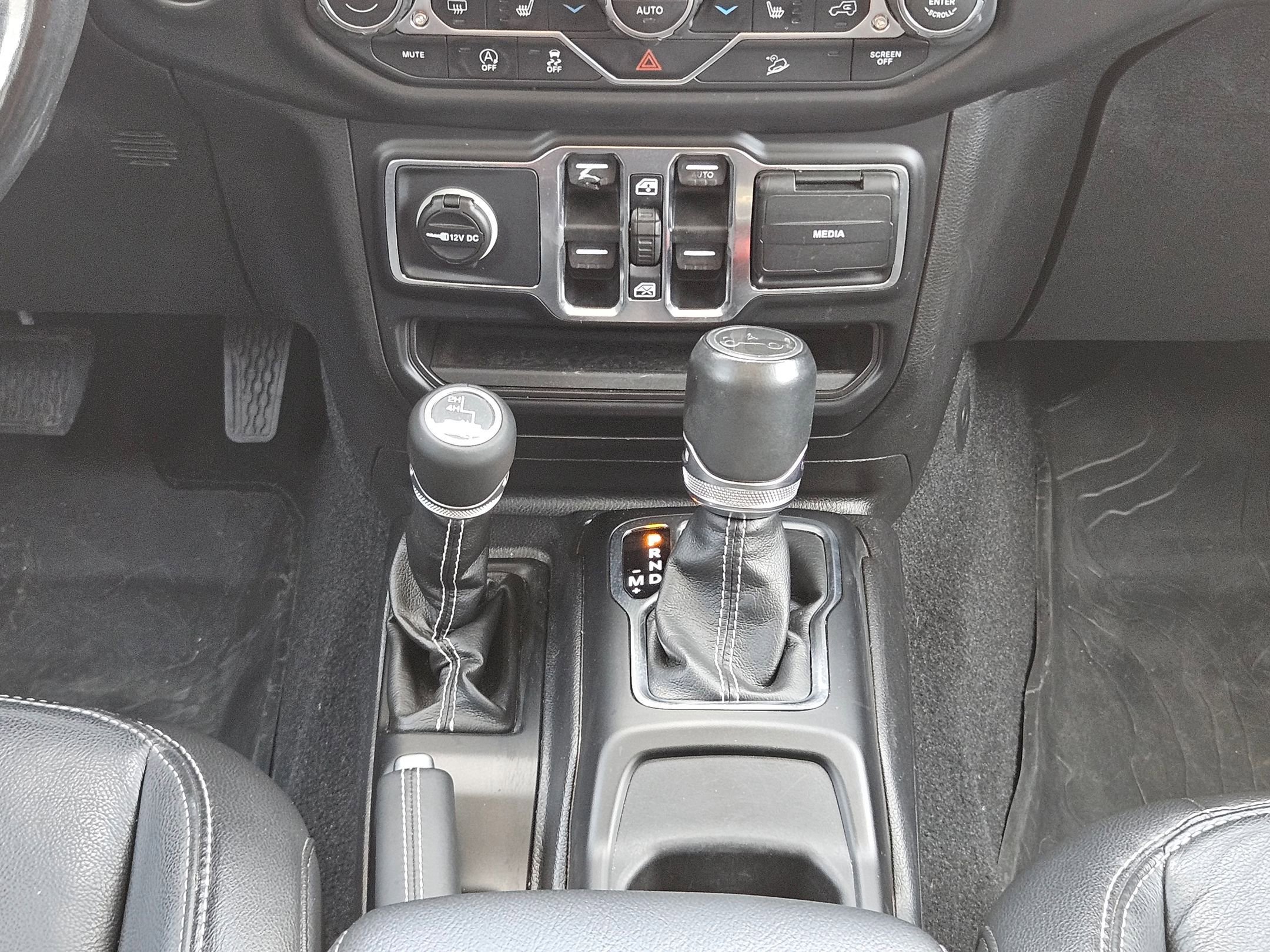 2018 Jeep Wrangler Unlimited Sahara photo 18