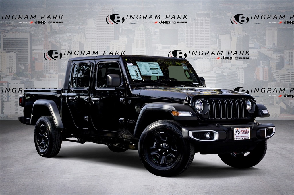 2026 Jeep Gladiator Sport's photo