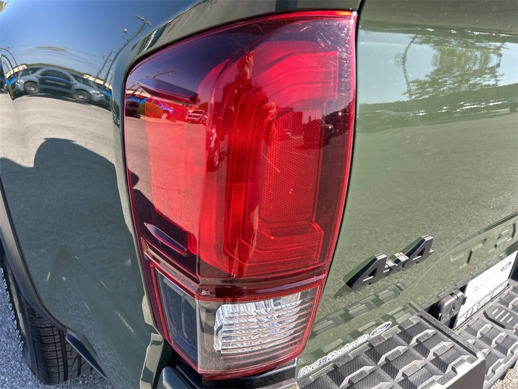 2021 Toyota Tacoma SR5 photo 11