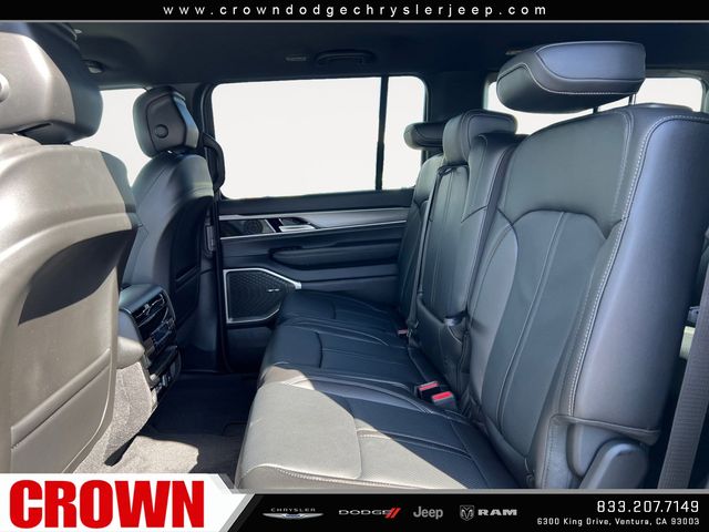 2025 Jeep Wagoneer Base photo 11