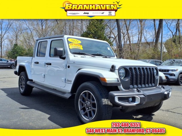 CERTIFIED 2021 JEEP GLADIATOR OVERLAND WITH NAVIGATION & 4WD