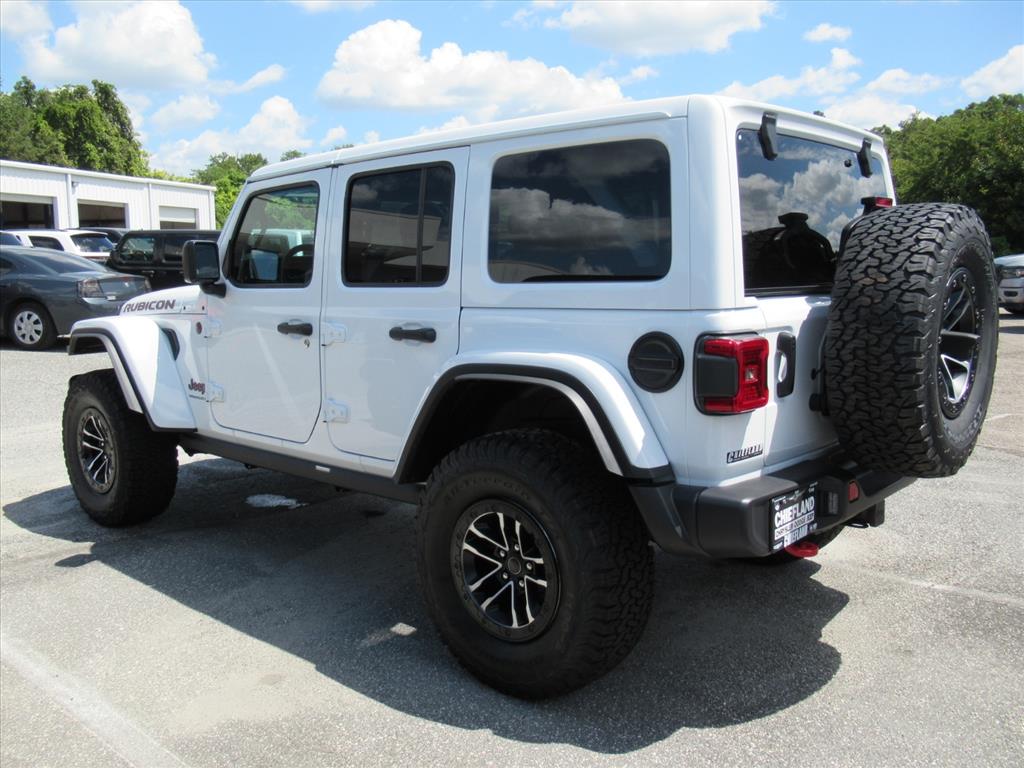 2025 Jeep Wrangler Rubicon photo 4