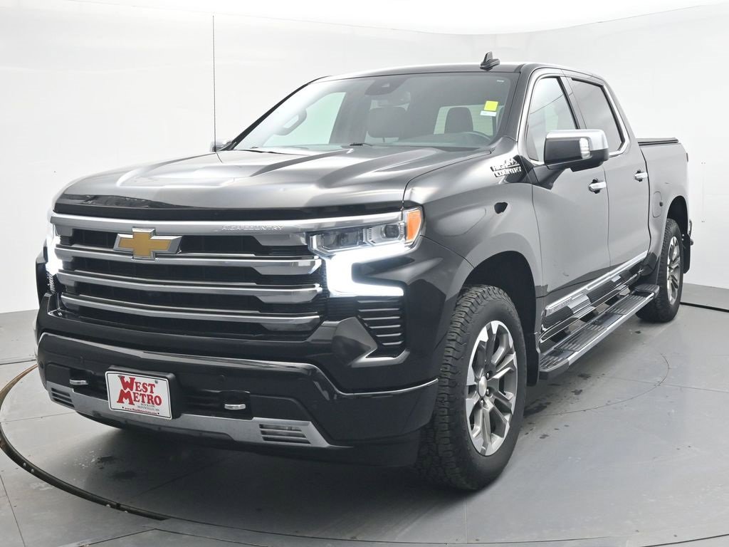 Used 2023 Chevrolet Silverado 1500 High Country with VIN 2GCUDJED6P1125607 for sale in Monticello, Minnesota