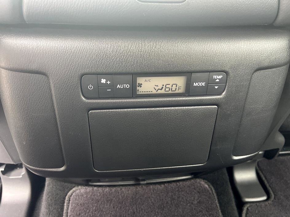 2024 Nissan Armada SV photo 18