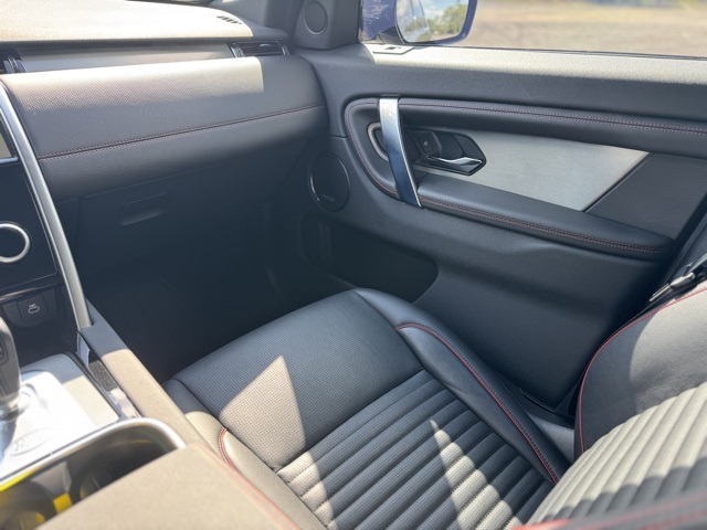 2023 Land Rover Discovery Sport SE R-Dynamic photo 12