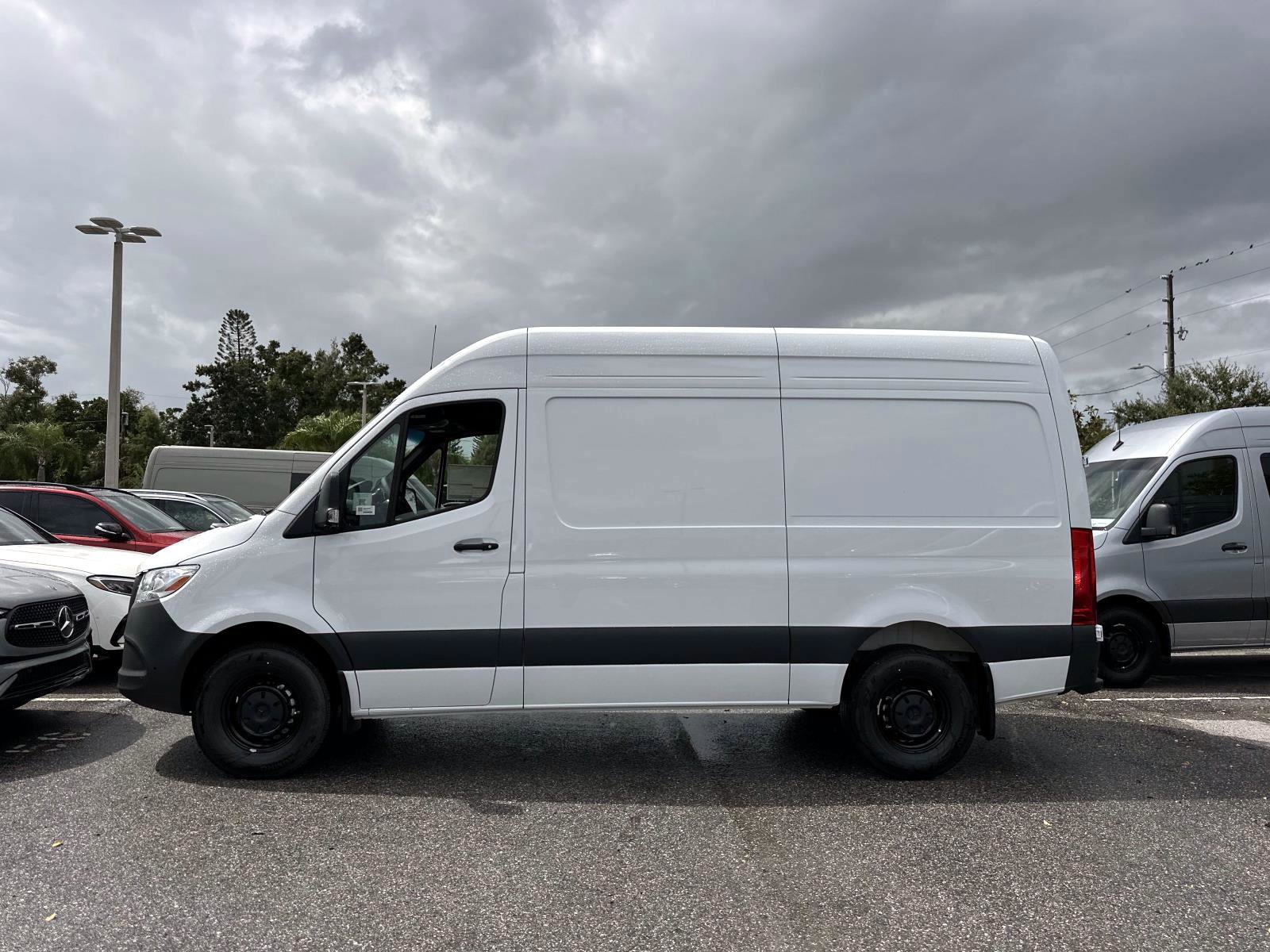 2026 Mercedes Benz Sprinter 2500 photo 2