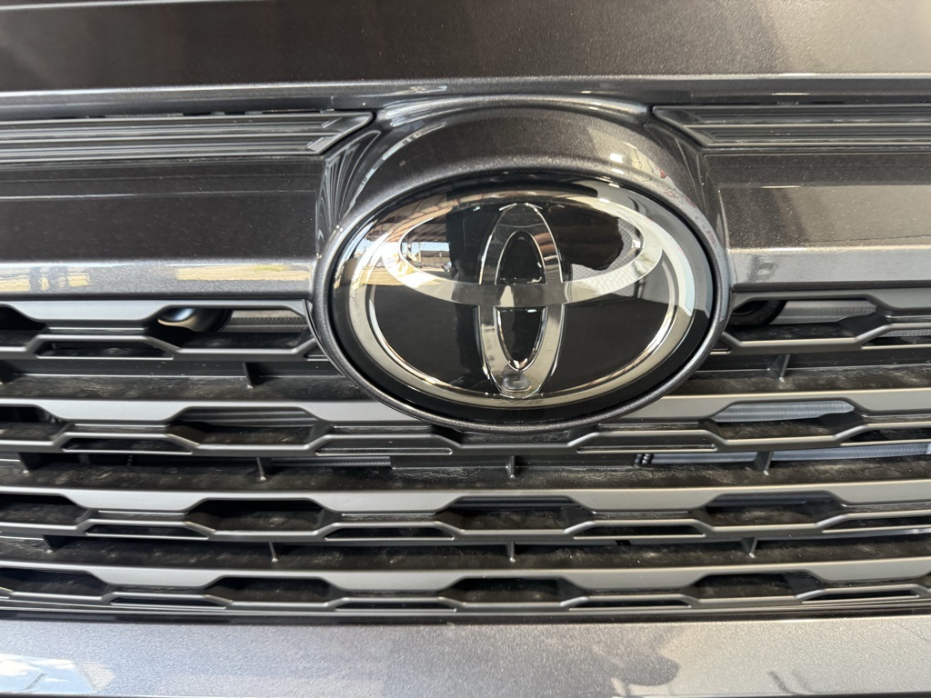 2025 Toyota RAV4 XLE Premium photo 14