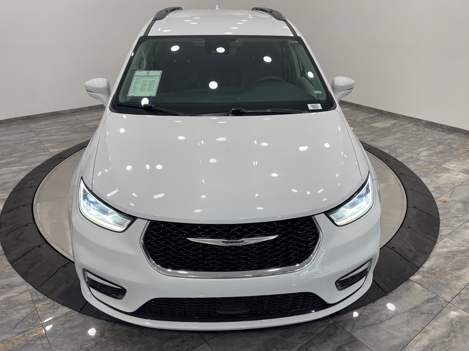 2022 Chrysler Pacifica Touring L photo 2